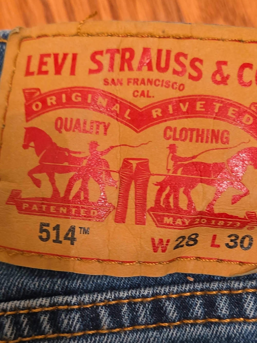 Levi's 514 Men's Dark Blue Slim Straight Jeans Size 28-30 - Picture 2 of 6